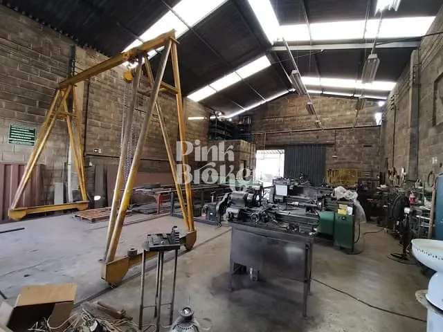 Galpão / Barracão com 960m², à venda, no bairro Ressaca em Contagem
