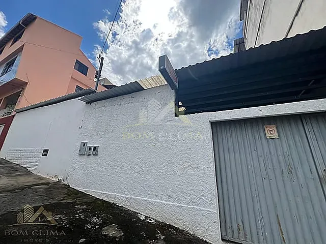Galpão / Barracão com 300m², para alugar, no bairro Manoel Honório em Juiz de Fora