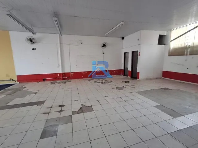 Galpão / Barracão com 196m², para alugar, no bairro Vila Fassina em Itatiba