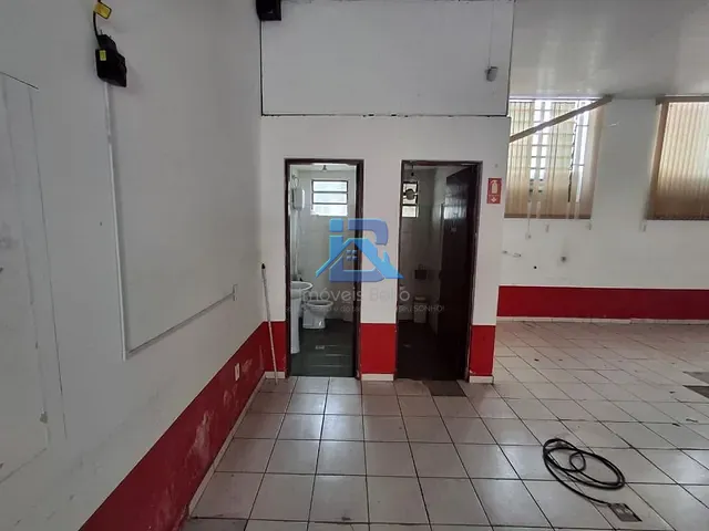 Galpão / Barracão com 196m², para alugar, no bairro Vila Fassina em Itatiba