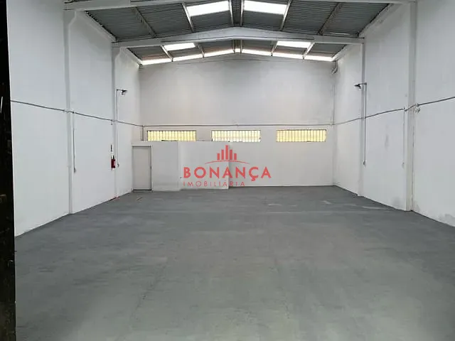 Galpão / Barracão com 250m², para alugar, no bairro São Francisco em São Luís