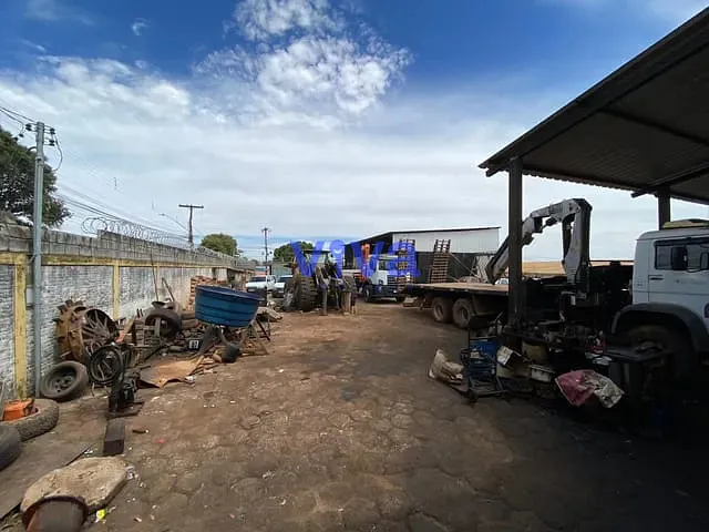 Galpão / Barracão com 1435m², à venda, no bairro Cidade Jardim em Goiânia