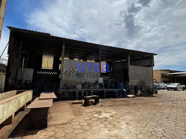 Galpão / Barracão com 1435m², à venda, no bairro Cidade Jardim em Goiânia