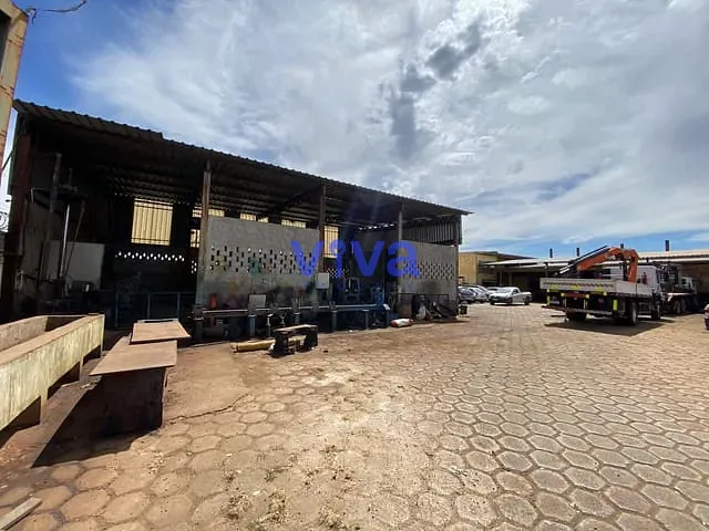 Galpão / Barracão com 1435m², à venda, no bairro Cidade Jardim em Goiânia