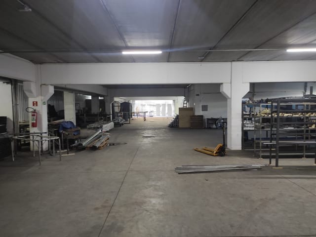 Galpão / Barracão com 3999m², à venda, no bairro Parque Edu Chaves em São Paulo
