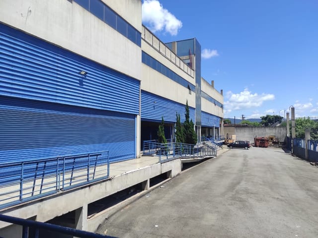 Galpão / Barracão com 3999m², à venda, no bairro Parque Edu Chaves em São Paulo