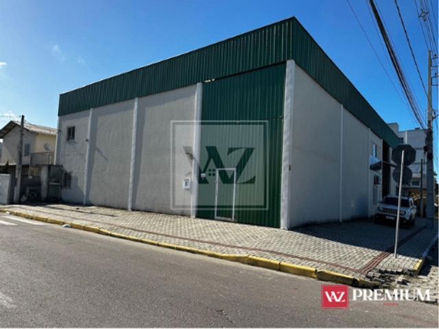 Galpão / Barracão para alugar, no bairro Morretes em Itapema