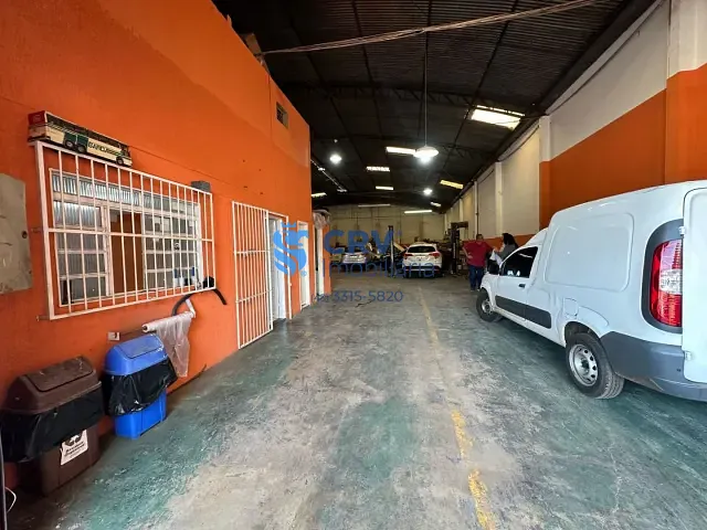 Galpão / Barracão com 1100m², para alugar, no bairro Lago Igapó em Londrina
