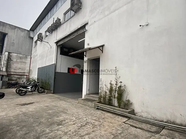 Galpão / Barracão à venda, no bairro Loteamento Industrial Coral em Mauá
