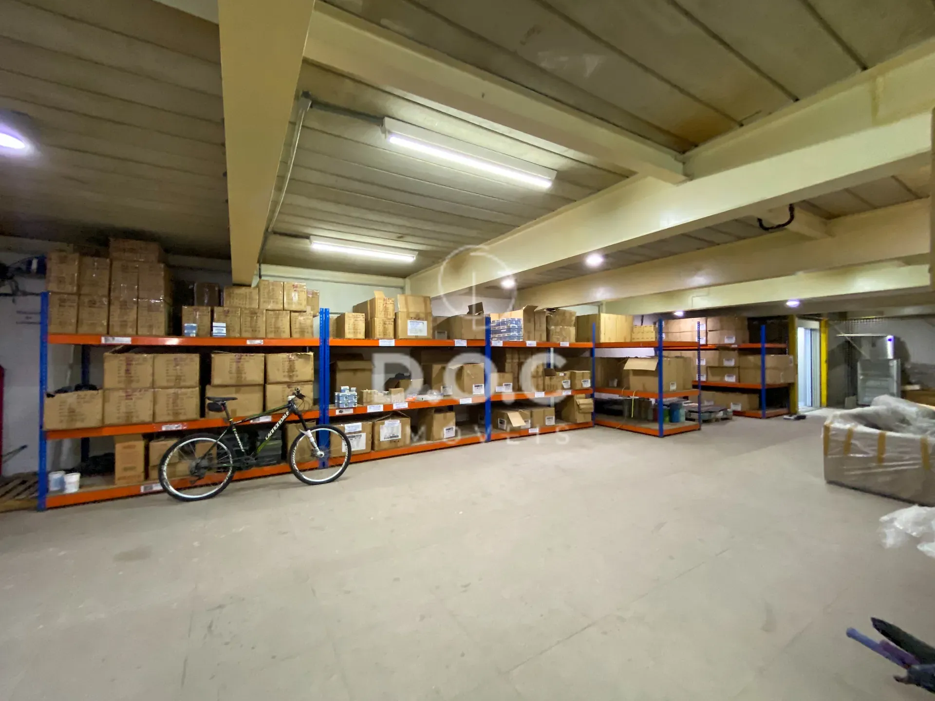 Depósito-Galpão, 1300 m² - Foto 1