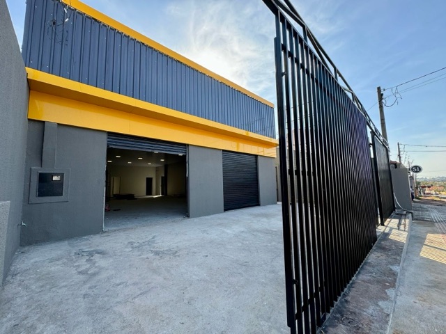 Galpão / Barracão com 300m², à venda, no bairro Vila Ziober em Londrina