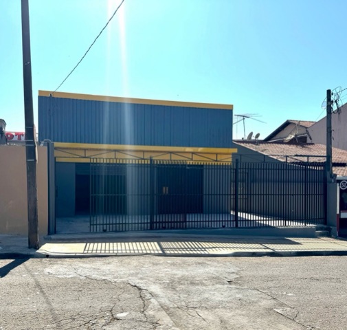 Galpão / Barracão com 300m², à venda, no bairro Vila Ziober em Londrina