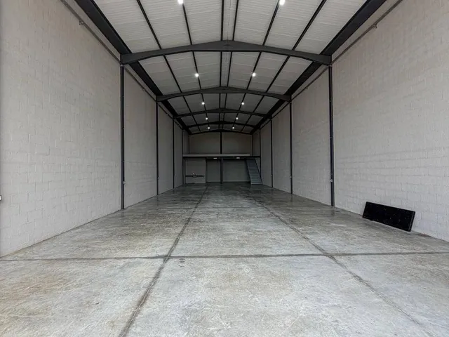 Foto do Galpão / Barracão - Galpão comercial em região estratégica – alto fluxo e fácil acesso local ideal para o seu negócio. | Evoluir Gestão Imóveis