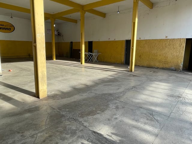 Galpão / Barracão com 1079m², à venda, no bairro Centro-Sul em Cuiabá
