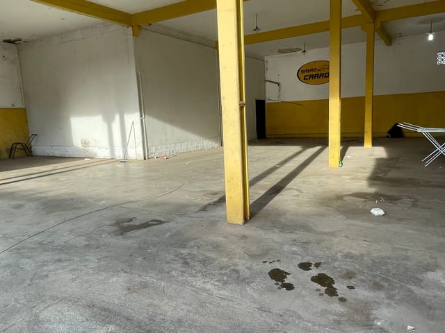Galpão / Barracão com 1079m², à venda, no bairro Centro-Sul em Cuiabá