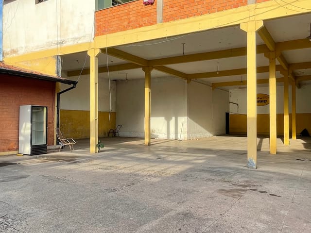 Galpão / Barracão com 1079m², à venda, no bairro Centro-Sul em Cuiabá