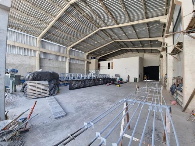 Galpão / Barracão com 970m², à venda, no bairro Alphaville Jacuhy em Serra