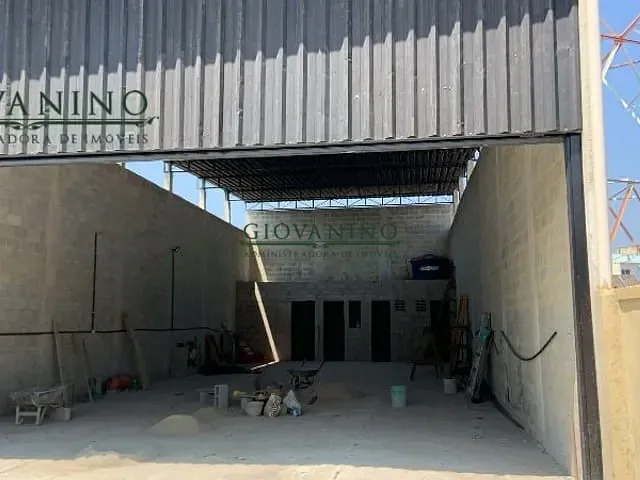 Galpão / Barracão com 168m², para alugar, no bairro Realengo em Rio de Janeiro