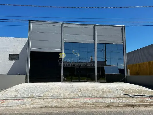 Galpão / Barracão com 600m², à venda, no bairro Pedra Branca em Palhoça