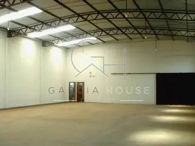 Galpão / Barracão com 1000m², para alugar, no bairro Distrito Industrial em Brodowski