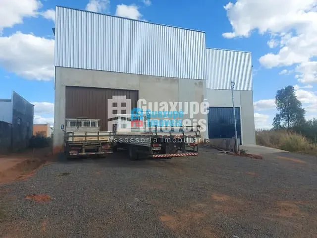 Galpão / Barracão com 785m², para alugar, no bairro Polo Industrial em Guaxupé