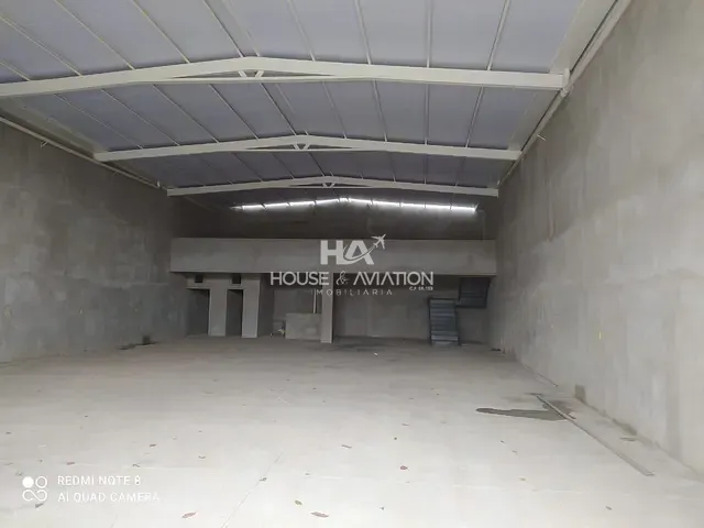 Galpão / Barracão com 338m², à venda, no bairro Parque das Flores em Goiânia