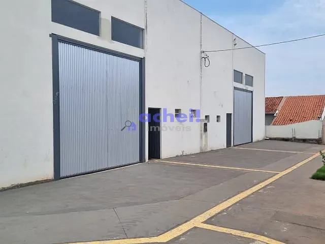 Galpão / Barracão com 342m², para alugar, no bairro Jardim Belo Horizonte em Rondonópolis