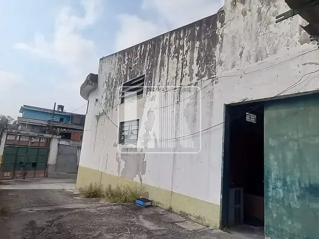 Galpão / Barracão com 1180m², à venda, no bairro Vila Palmares em Santo André