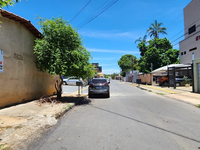 Galpão / Barracão com 120m², para alugar, no bairro Água Branca em Goiânia