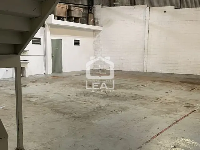 Galpão / Barracão com 639m², para alugar, no bairro Caxingui em São Paulo