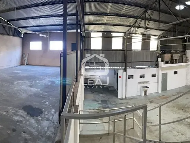 Galpão / Barracão com 639m², para alugar, no bairro Caxingui em São Paulo