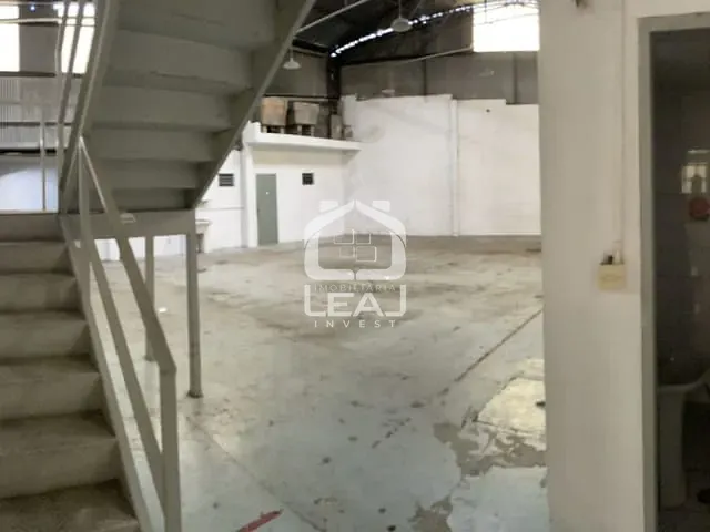 Galpão / Barracão com 639m², para alugar, no bairro Caxingui em São Paulo