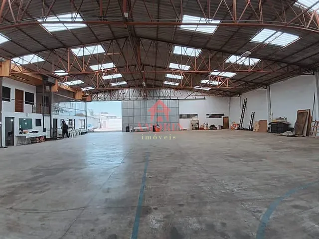 Galpão / Barracão com 1100m², à venda, no bairro Guaíra em Curitiba