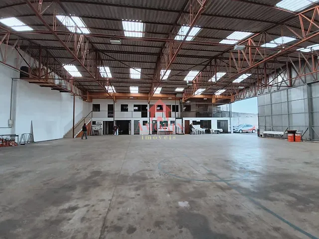 Galpão / Barracão com 1100m², à venda, no bairro Guaíra em Curitiba