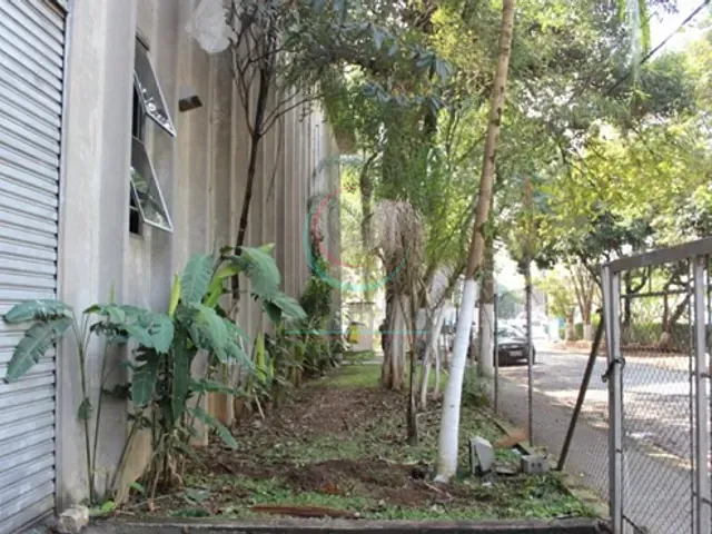 Galpão / Barracão à venda, no bairro Jurubatuba em São Paulo