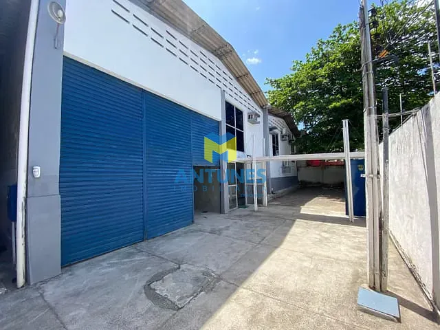 Galpão / Barracão com 2050m², para alugar, no bairro Imbiribeira em Recife