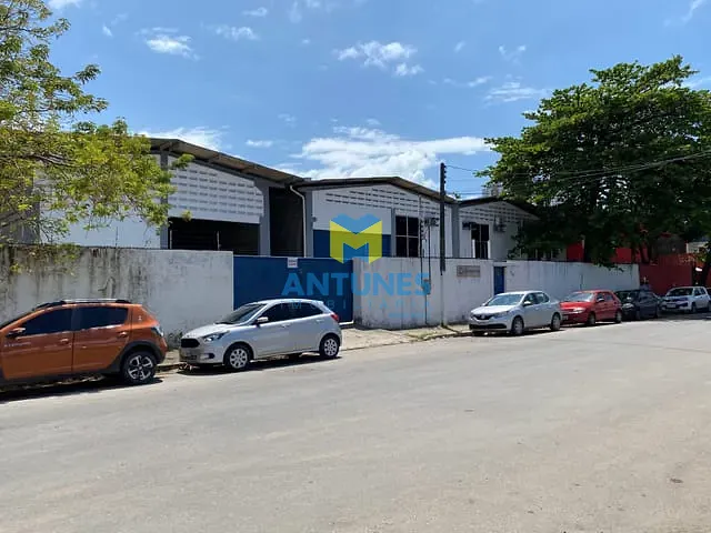 Galpão / Barracão com 2050m², para alugar, no bairro Imbiribeira em Recife