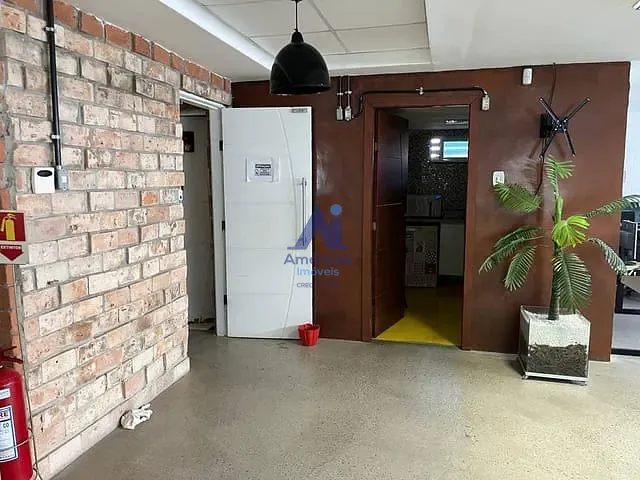 Galpão / Barracão à venda, no bairro Jacarepaguá em Rio de Janeiro