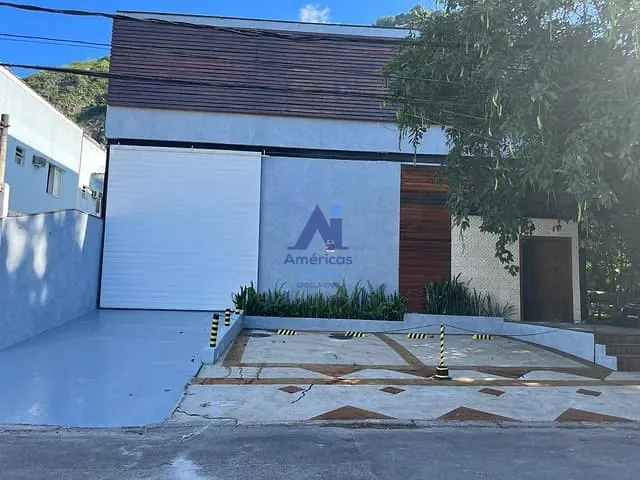 Galpão / Barracão à venda, no bairro Jacarepaguá em Rio de Janeiro