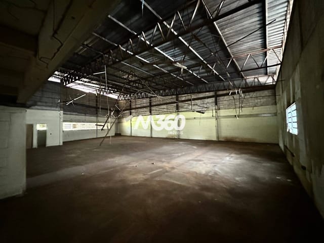 Galpão / Barracão com 1704m², para alugar, no bairro Jardim Nova Era em Aparecida de Goiânia