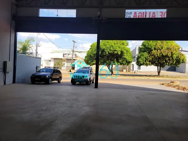 Galpão / Barracão à venda, no bairro Parque Primavera em Aparecida de Goiânia