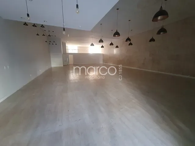Galpão / Barracão com 461m², para alugar, no bairro Setor Central em Goiânia