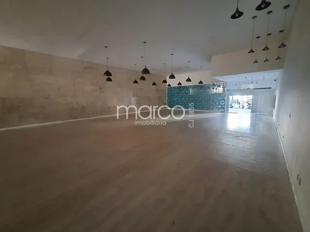 Galpão / Barracão com 461m², para alugar, no bairro Setor Central em Goiânia