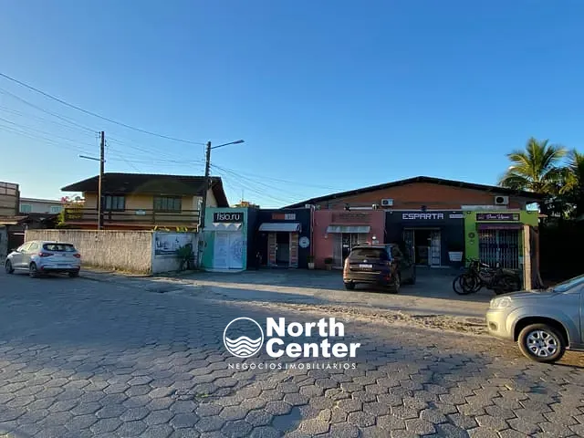Galpão / Barracão com 700m², à venda, no bairro Centro em Balneário Barra do Sul