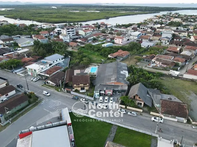 Galpão / Barracão com 700m², à venda, no bairro Centro em Balneário Barra do Sul