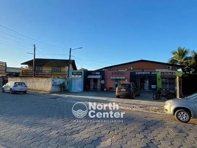Galpão / Barracão com 700m², à venda, no bairro Centro em Balneário Barra do Sul