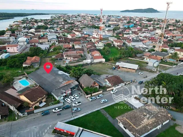 Galpão / Barracão com 700m², à venda, no bairro Centro em Balneário Barra do Sul
