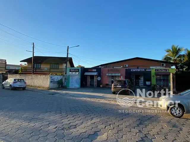 Galpão / Barracão com 700m², à venda, no bairro Centro em Balneário Barra do Sul