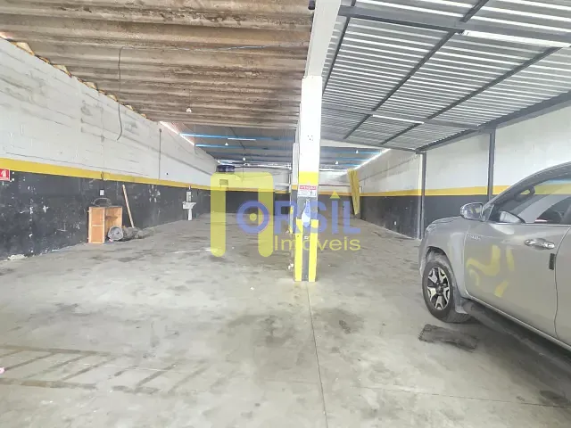 Galpão / Barracão com 300m², para alugar, no bairro Vila Mogilar em Mogi das Cruzes