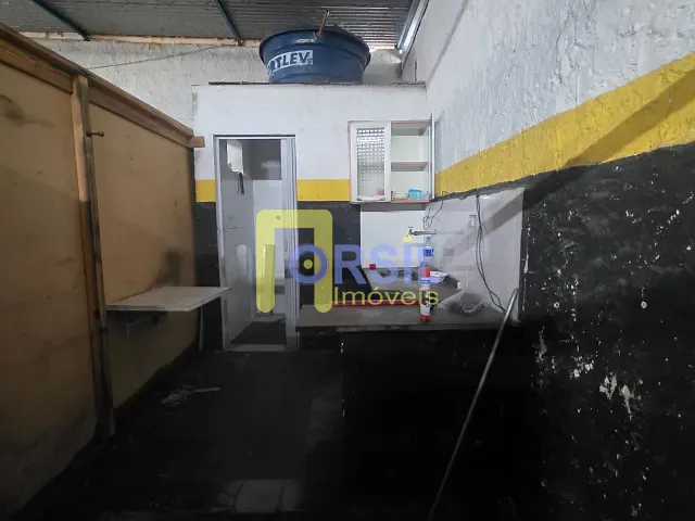 Galpão / Barracão com 300m², para alugar, no bairro Vila Mogilar em Mogi das Cruzes